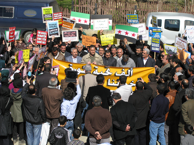 18032012_batman_suriye_eylemi_sinir_kapisi-(2).jpg