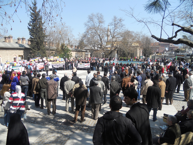 18032012_bursa_suriye_eylemi-(4).jpg