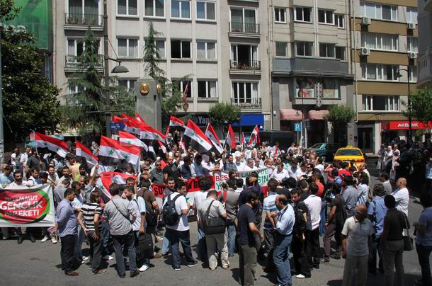 2011-07-15_suriye-protesto_tesvikiye06.jpg 2011-07-15_suriye-protesto_tesvikiye06.jpg