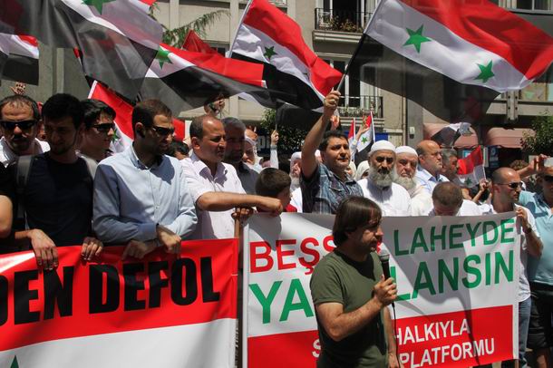2011-07-15_suriye-protesto_tesvikiye08_osman-atalay.jpg 2011-07-15_suriye-protesto_tesvikiye08_osman-atalay.jpg