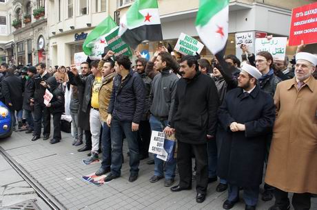 2012.01.20-taksim-rus-konsolosluk-suriye-07.jpg 2012.01.20-taksim-rus-konsolosluk-suriye-07.jpg