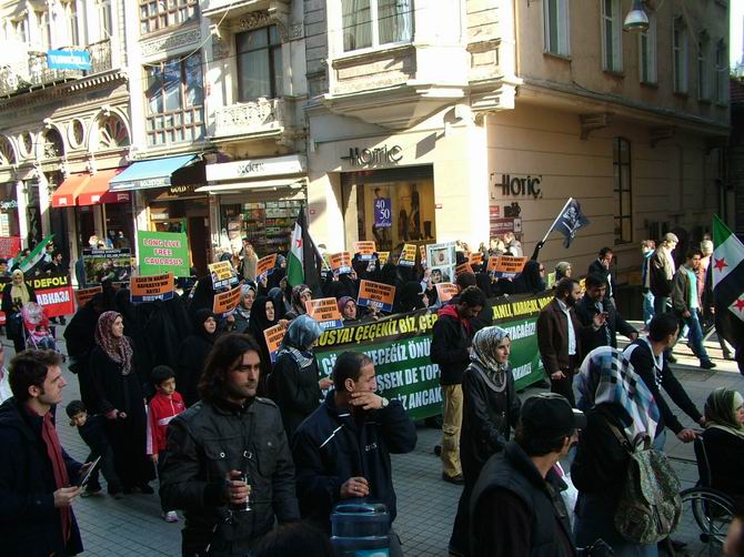 201201203_istiklal_caddesi_rus_konsolosluk_putin_07.jpg
