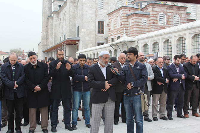 20130405-muhammed_kutub_cenaze_fatih_cami-(3).jpg