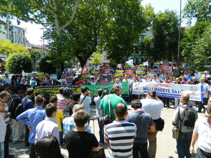 20130702-mursi-destek-eylemi-sarachane_07-001.jpg