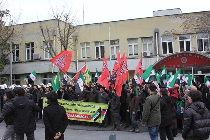 20131227---capa-tip-fakultesi-suriye-eylemi-(1).jpg