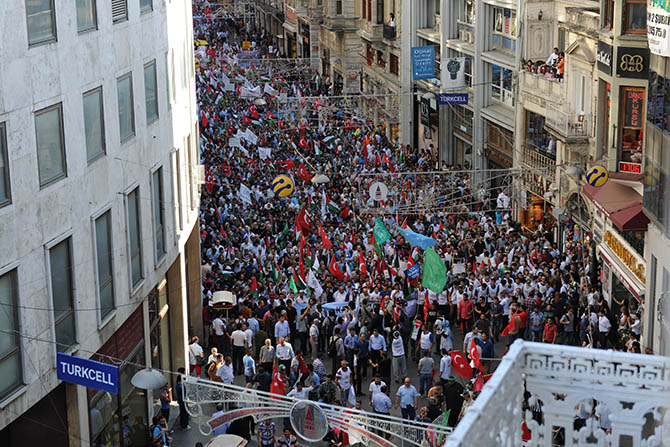 20140717-gazze-yuruyus_istiklal-caddesi-(2).jpg