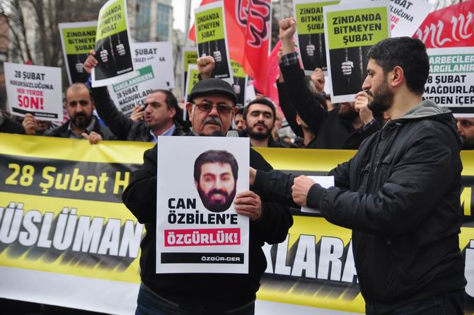 20150228-28-subat-musluman-tutsaklara-ozgurluk-fatih-07.jpg 20150228-28-subat-musluman-tutsaklara-ozgurluk-fatih-07.jpg