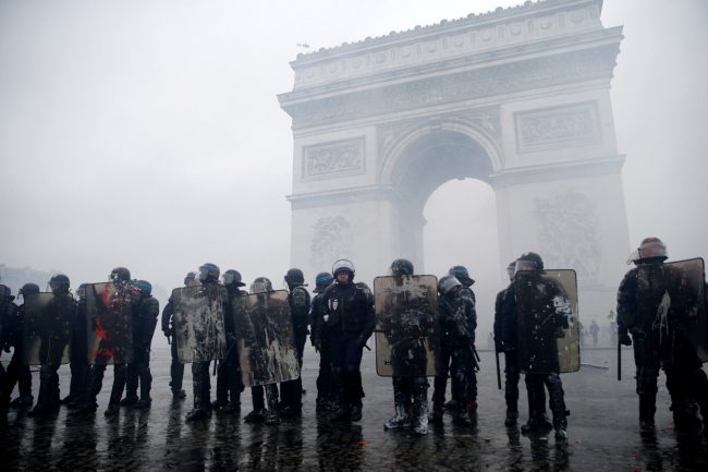 2018-12-02t080428z_272147737_rc1f41e97cb0_rtrmadp_3_france-protests-12.jpg