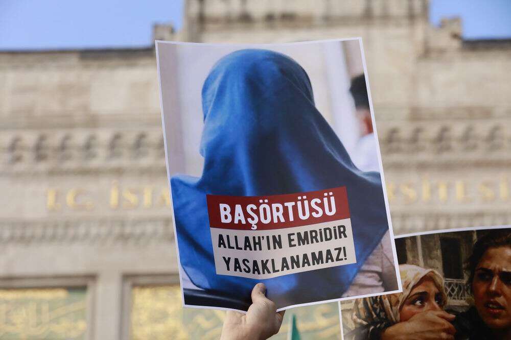 beyazit-meydani-hicap-yasagi-01