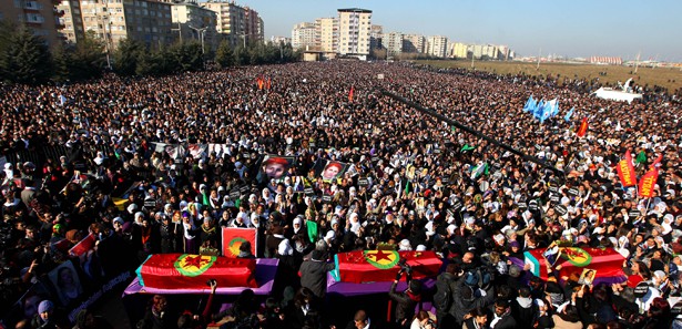 3_pkklinin_cenazeleri-kadin-diyarbakir.jpg