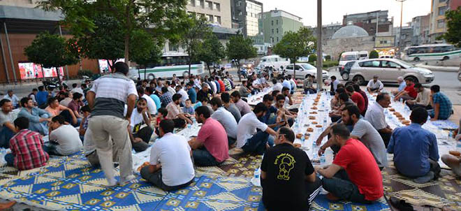 adana-misir-darbe-yildonumu-protesto-iftar02.jpg adana-misir-darbe-yildonumu-protesto-iftar02.jpg