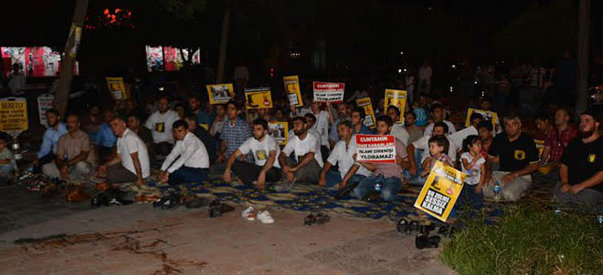 adana-misir-darbe-yildonumu-protesto-iftar05.jpg adana-misir-darbe-yildonumu-protesto-iftar05.jpg