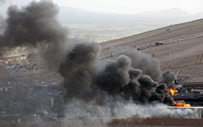 afganistan--kabil-tankerler-yakildi02.jpg
