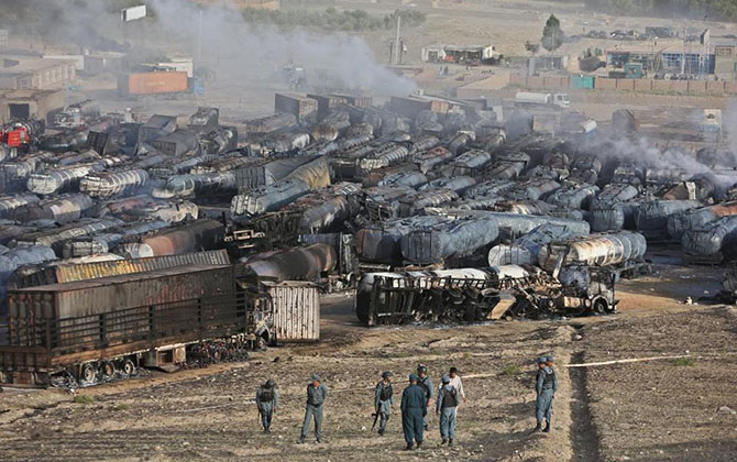 afganistan--kabil-tankerler-yakildi03.jpg