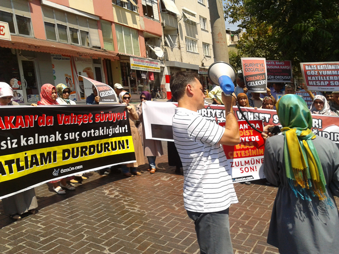 akhisar_suriye_eylem.jpg