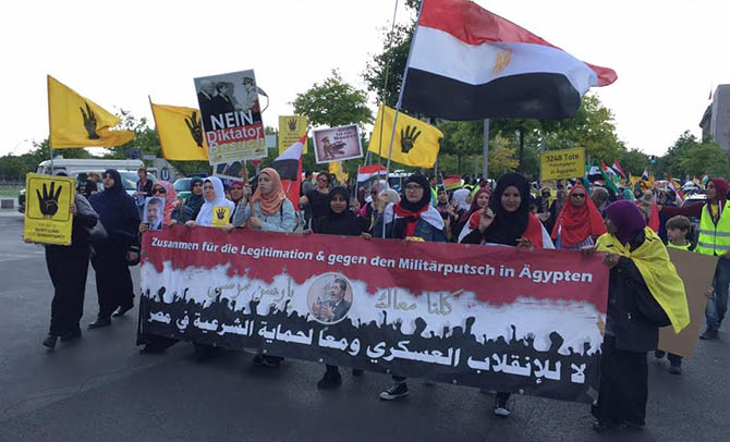 almanya-berlin-sisi-protestosu02.jpg