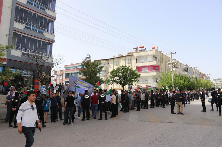 almanya-cumhurbaskani-steinmeier-isgalcilere-destekleri-nedeniyle-gaziantepte-protesto-edildi-146d87d1.jpg