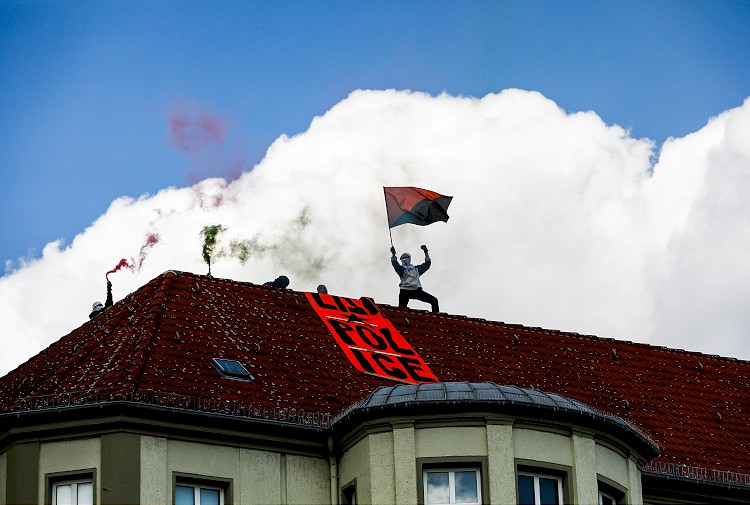 almanya-polis-alman-polisi-2.jpg
