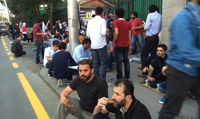 ankara-misir-buyukelciligi-darbenin-yildonumunde-protesto-06.jpg ankara-misir-buyukelciligi-darbenin-yildonumunde-protesto-06.jpg