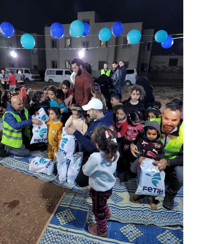 ankarali-is-adamlari-idlib-yardim-iftar-8.jpeg