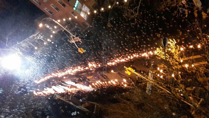 anti_siyonist_hahamin_vaazini_dinleyen_yahudiler.jpg anti_siyonist_hahamin_vaazini_dinleyen_yahudiler.jpg