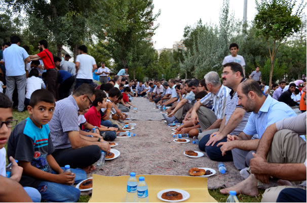 batman-iftar-20130716-06.jpg batman-iftar-20130716-06.jpg