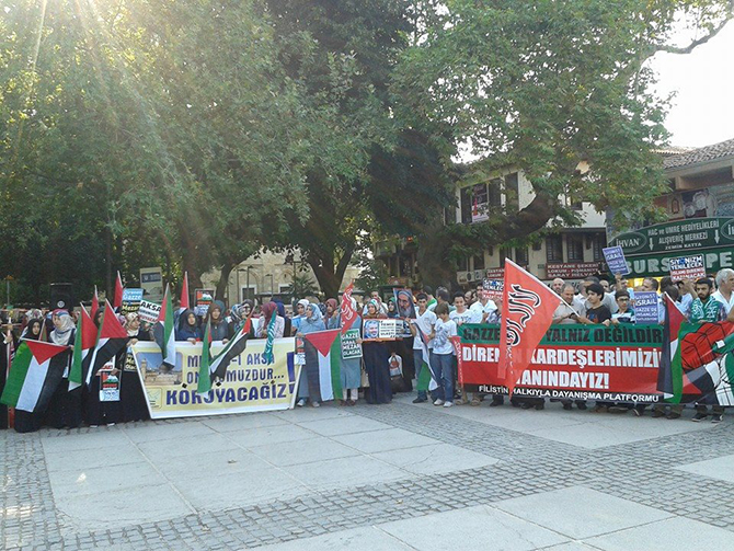bursa_eylem_gazze+.jpg bursa_eylem_gazze+.jpg