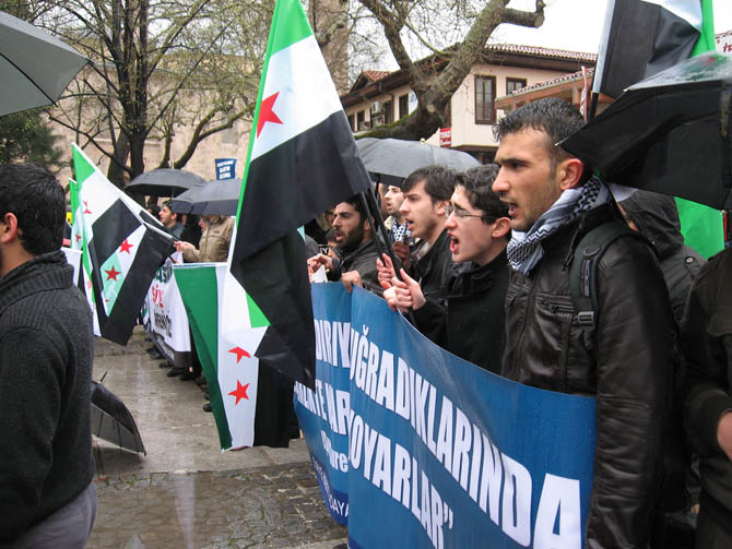 bursa_suriye_eylemi_16032013-(10).jpg