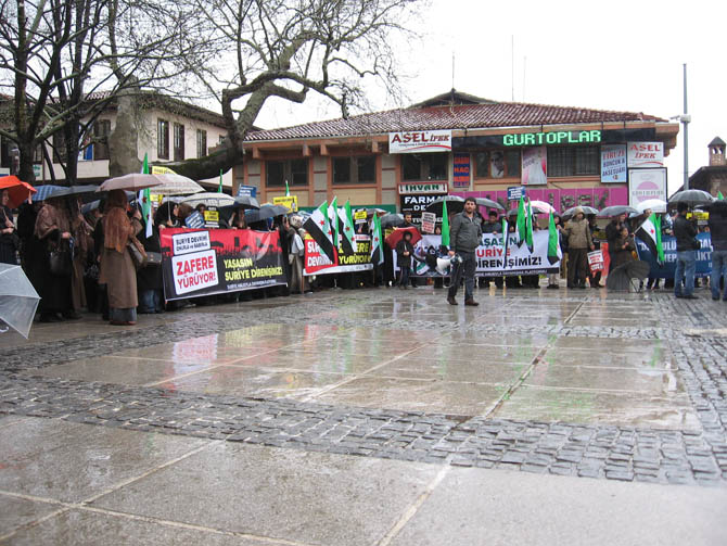 bursa_suriye_eylemi_16032013-(4).jpg