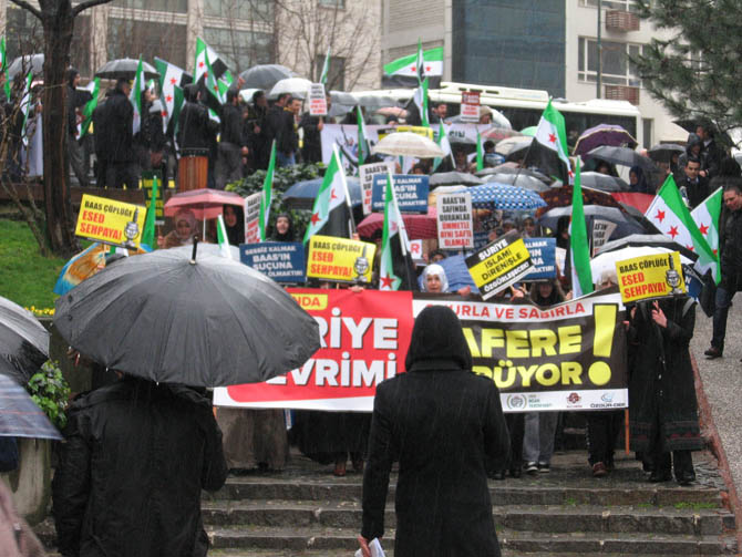 bursa_suriye_eylemi_16032013-(9).jpg