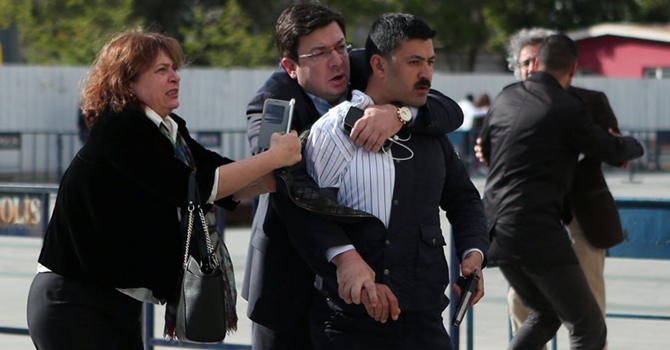 can_dundar-001.jpg can_dundar-001.jpg