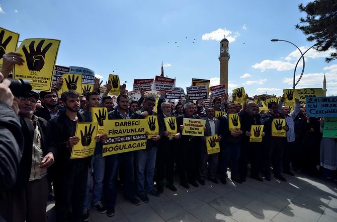 corum-20140411-10.jpg corum-20140411-10.jpg