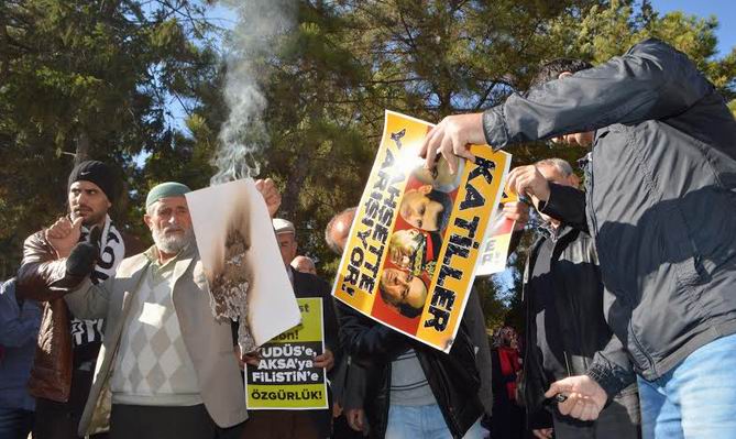 corum03-001.jpg corum03-001.jpg