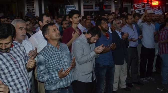 darbe_kalkismasi_protestosu_bingol-(1).jpg