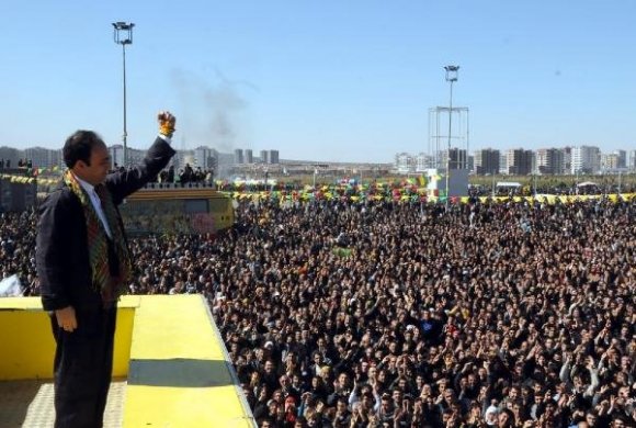 diyarbakirda-nevruz-newroz-2012.jpg