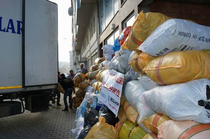 eynesil-yardim-20140127-01.jpg eynesil-yardim-20140127-01.jpg