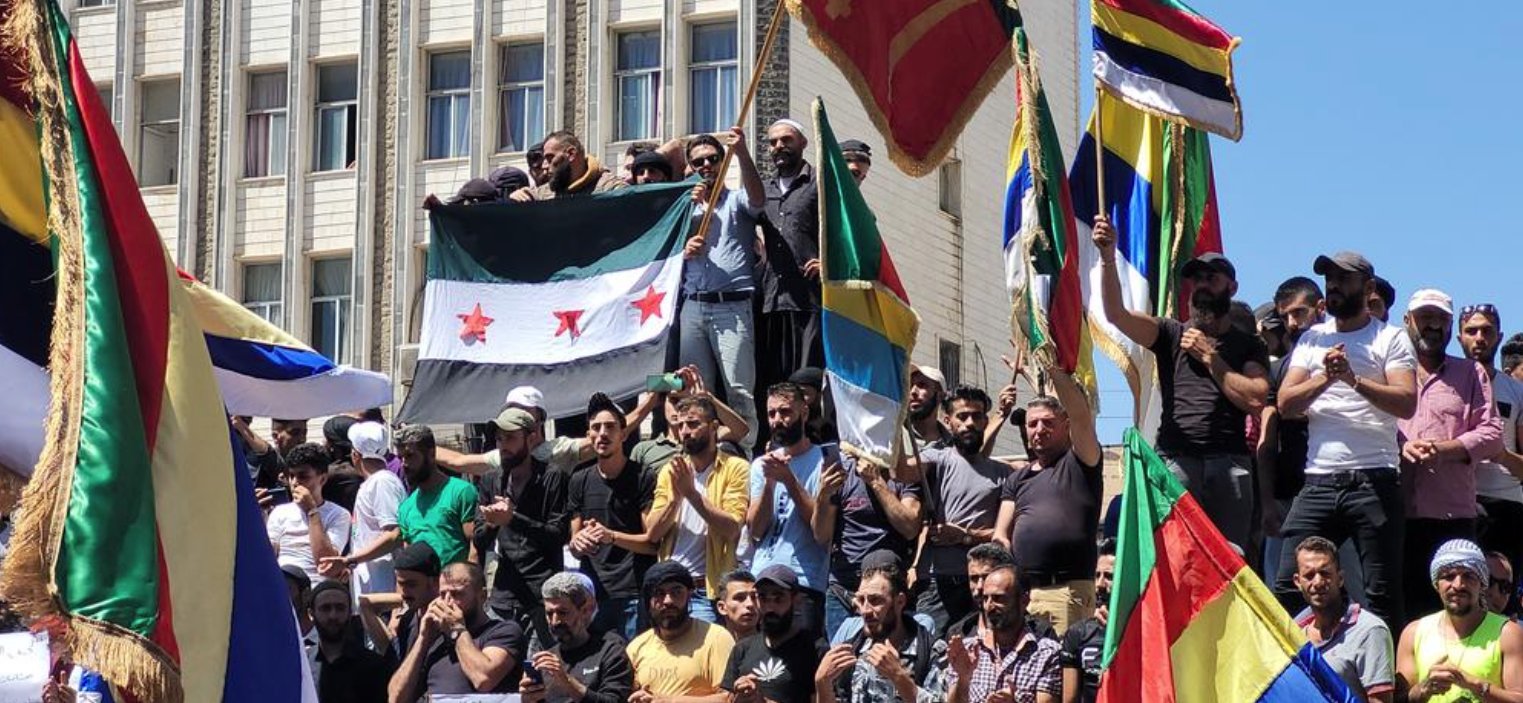 f4yahzrwmam3sqm.jpg
