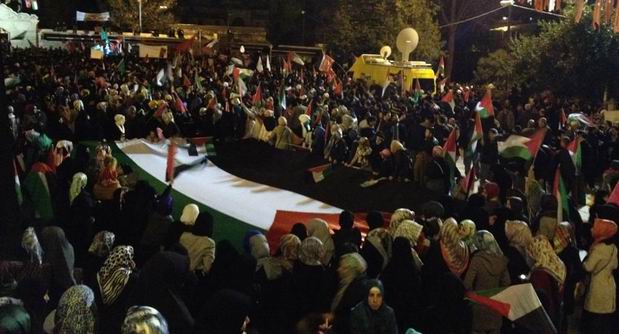 fatihcamii-israil-protesto02.jpg
