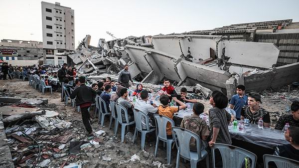 gazze-moloz-iftar1.jpg