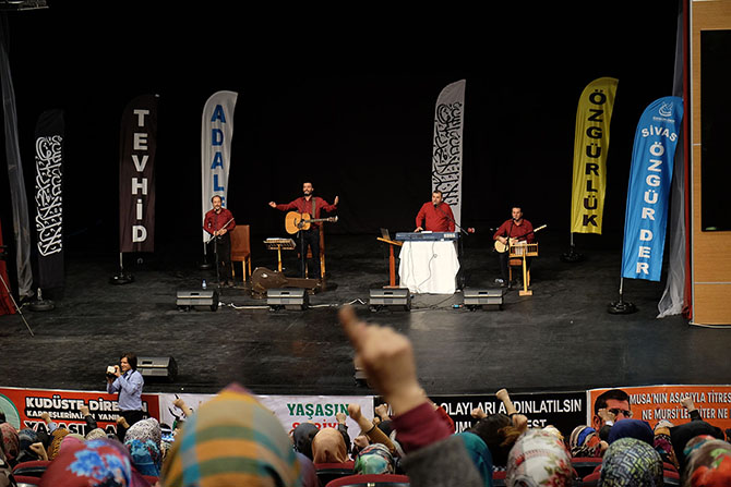 grup-yuruyus-sivas-ozgurder-kardeslik-ve-dayanisma-konseri01.jpg