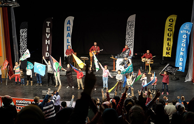 grup-yuruyus-sivas-ozgurder-kardeslik-ve-dayanisma-konseri02.jpg