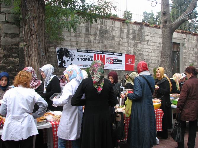 her_evden_bir_torba_un_suriyeye_yardim_kermes-(6).jpg