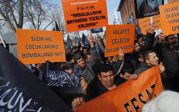 hizb-ut-tahrir_protesto_haci-bayram-veli04.jpg
