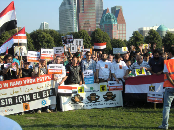 hollanda_misir_protesto-(2).jpg