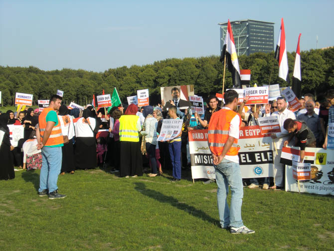 hollanda_misir_protesto-(4).jpg