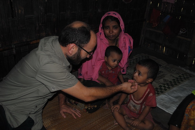 ihh_arakan-20120802-2.jpg ihh_arakan-20120802-2.jpg