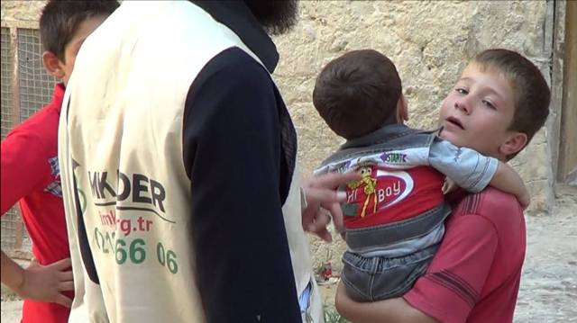imkander-suriye-idlib-ekim-2012-yetim-parasi-ve-erzak-dagitimlari3.jpg