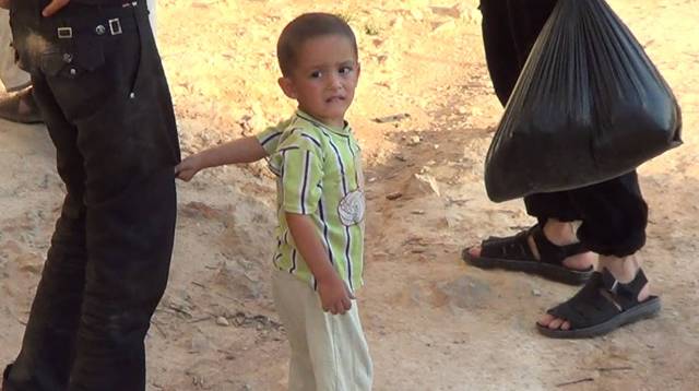 imkander-suriye-idlib-ekim-2012-yetim-parasi-ve-erzak-dagitimlari6.jpg