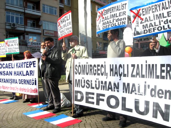 izmit-mali-fransa-protesto.jpg