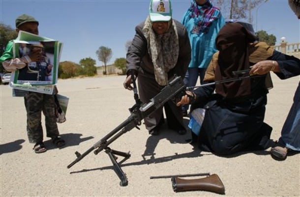 kaddafi-yanlilari-libyali-kadinlar01.jpg